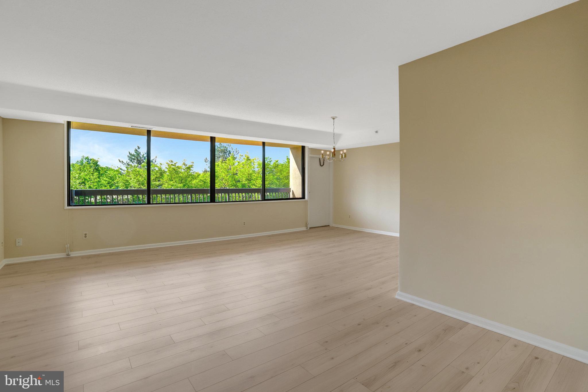 3713 S GEORGE MASON DR #215