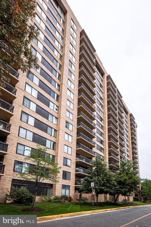 3713 S GEORGE MASON DR #215