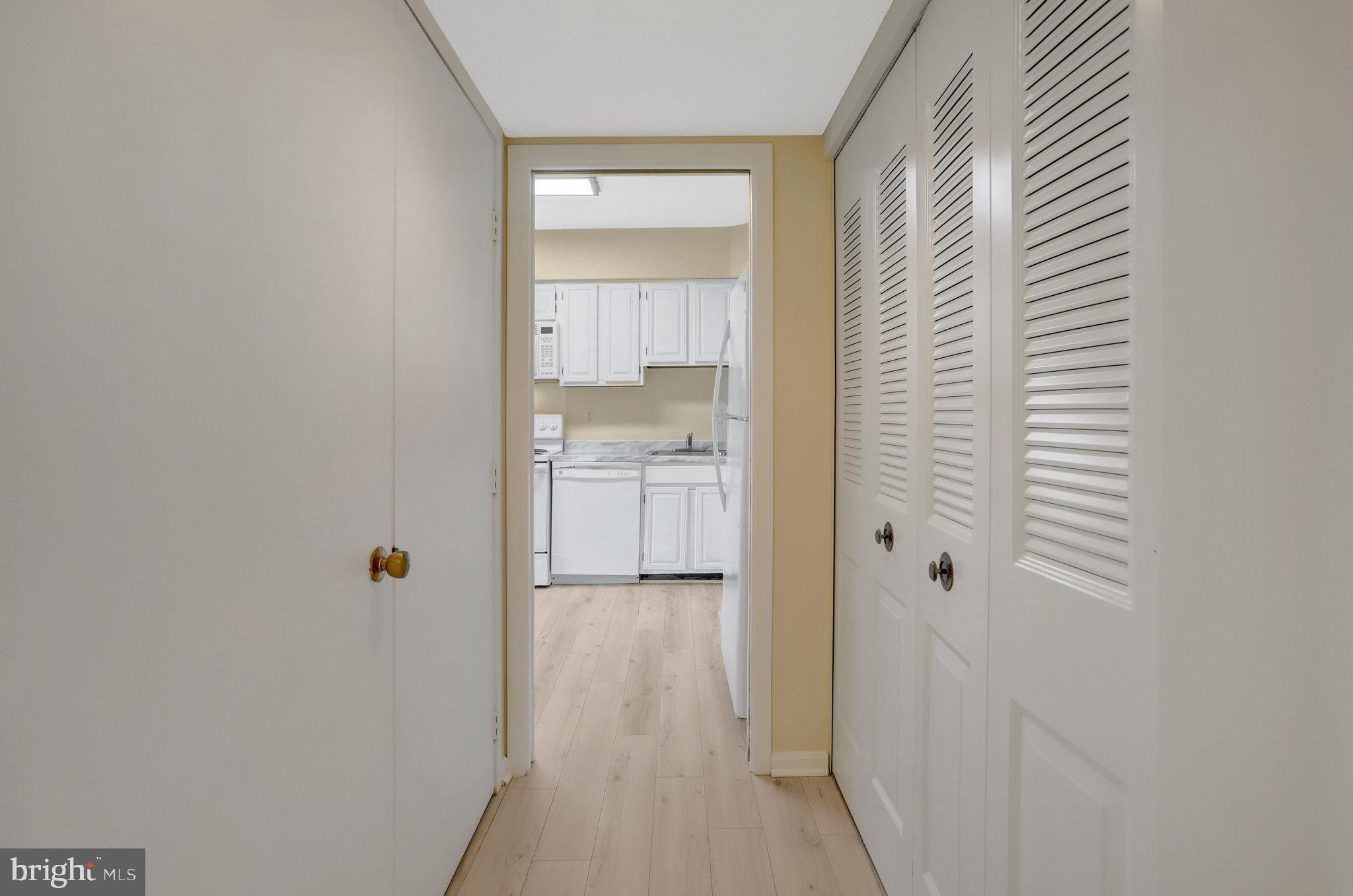 3713 S GEORGE MASON DR #215