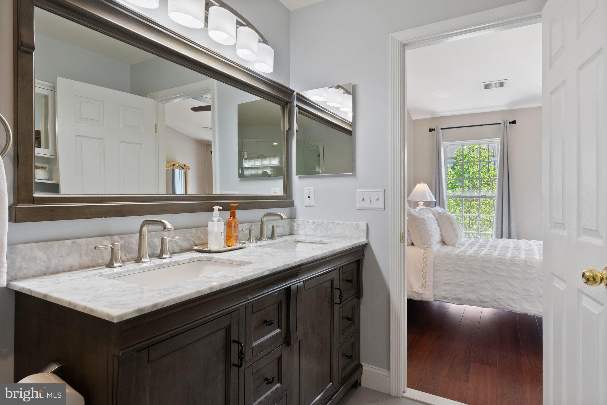 4463-B Beacon Grove Cir #702b