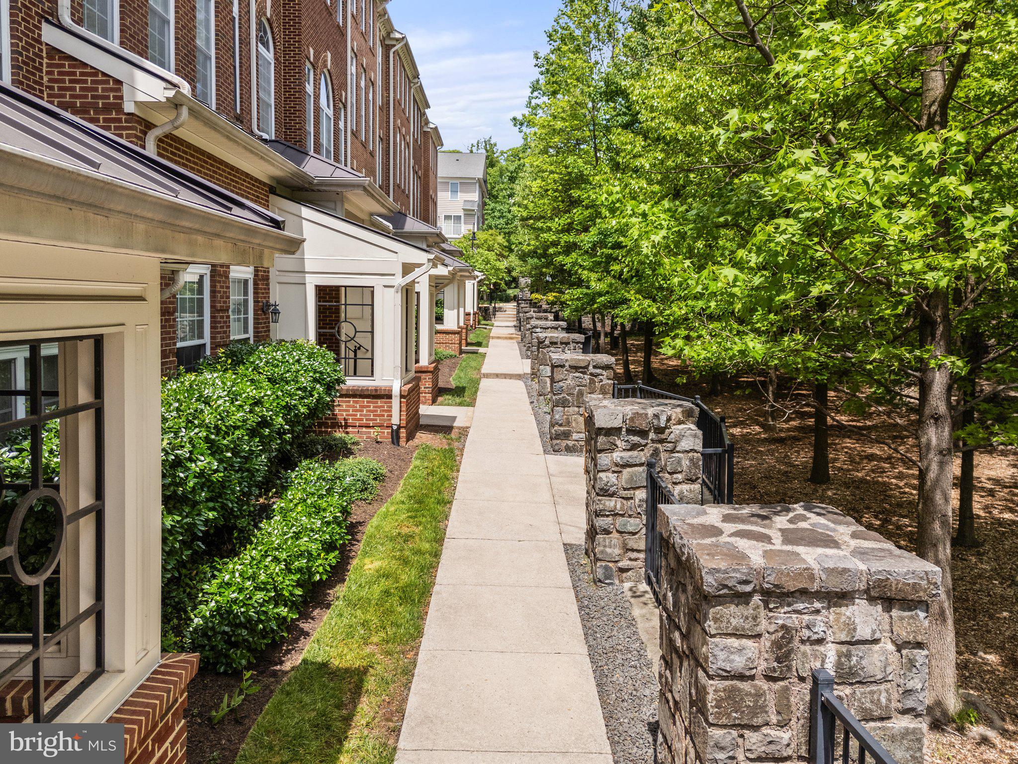 4463-B Beacon Grove Cir #702b