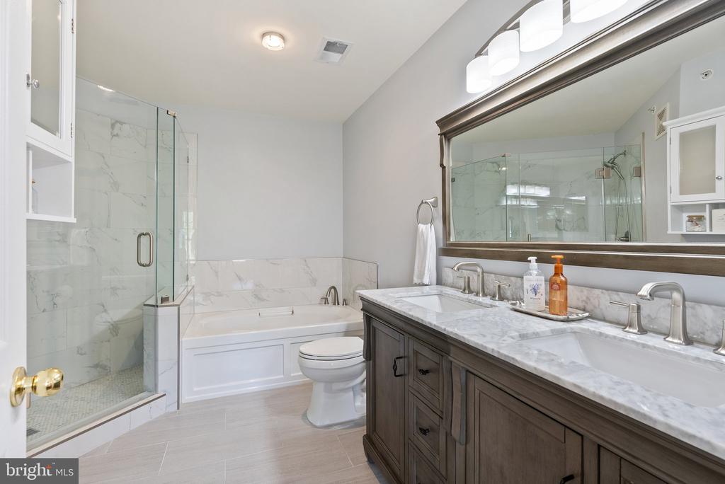 4463-B Beacon Grove Cir #702b