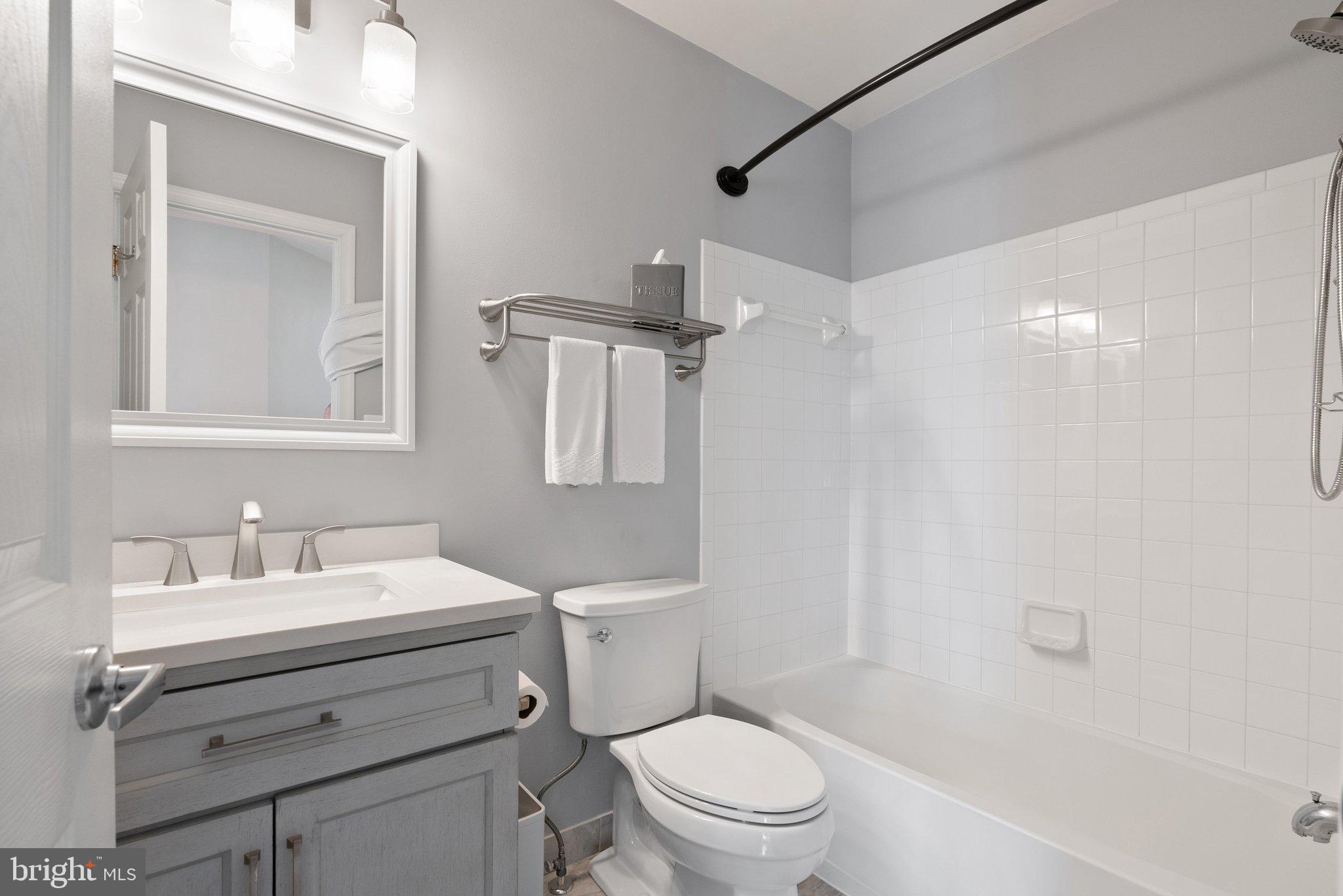 4463-B Beacon Grove Cir #702b