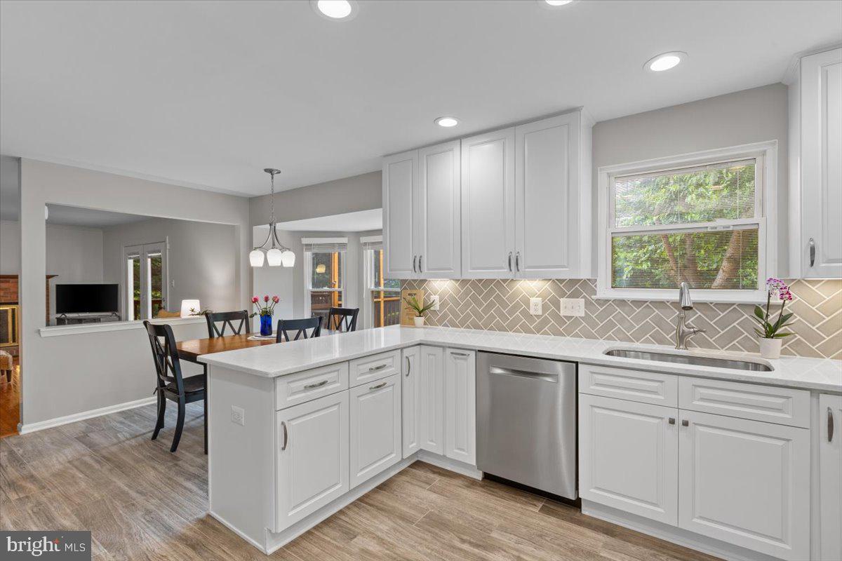 1587 Kingstream Cir