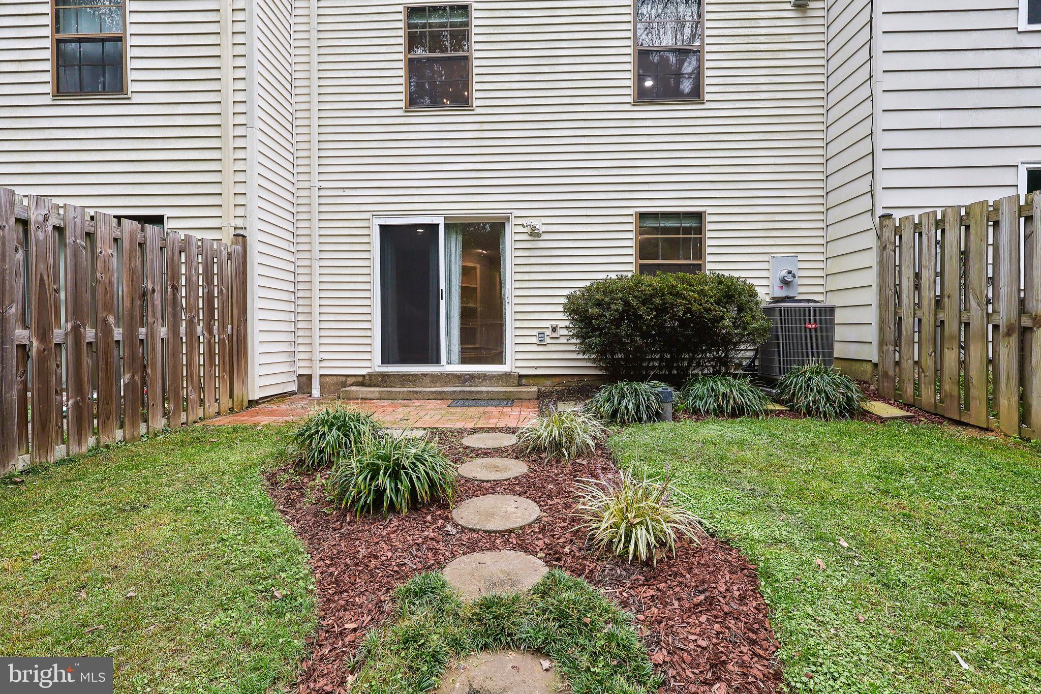 6048 HEATHWICK COURT