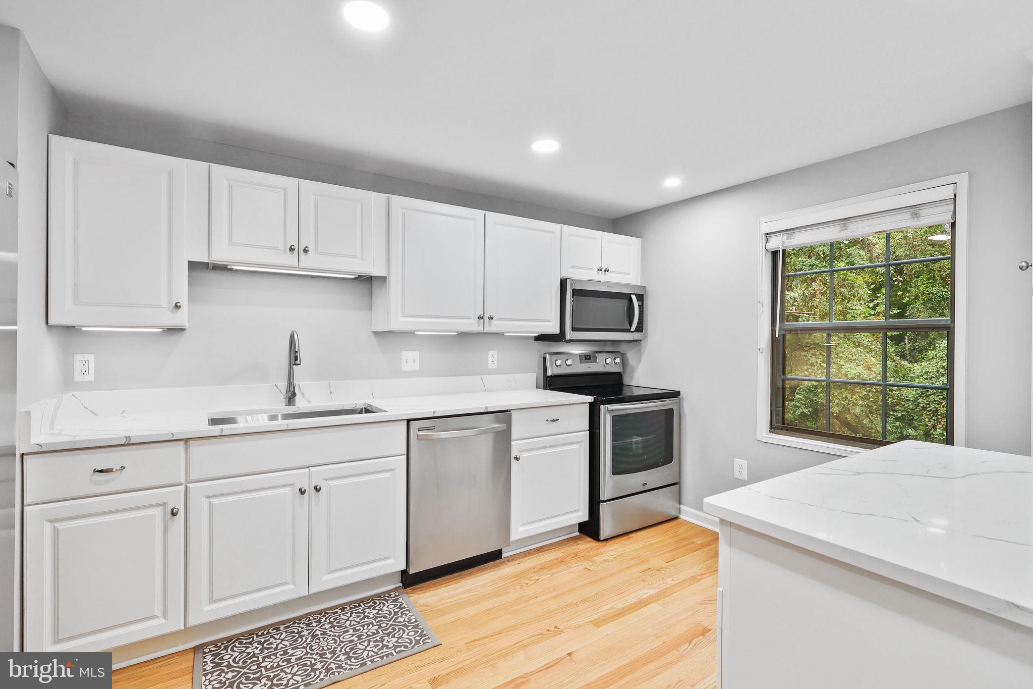 6048 HEATHWICK COURT