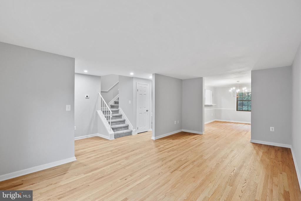 6048 HEATHWICK COURT