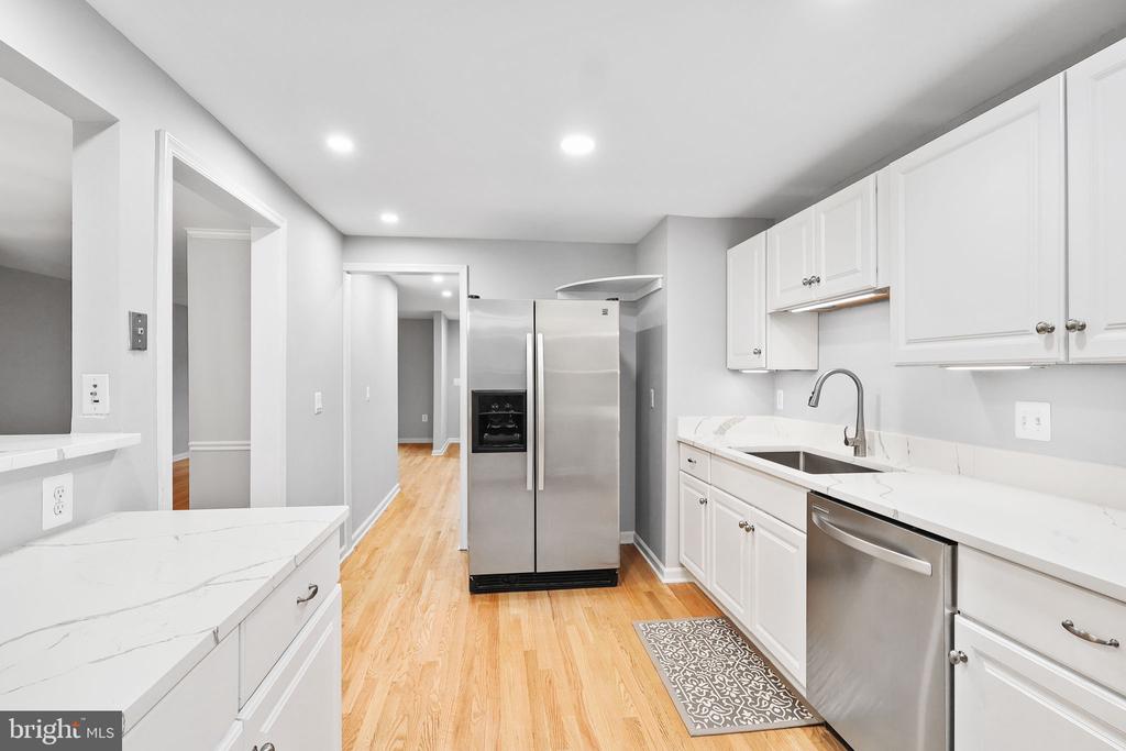 6048 HEATHWICK COURT