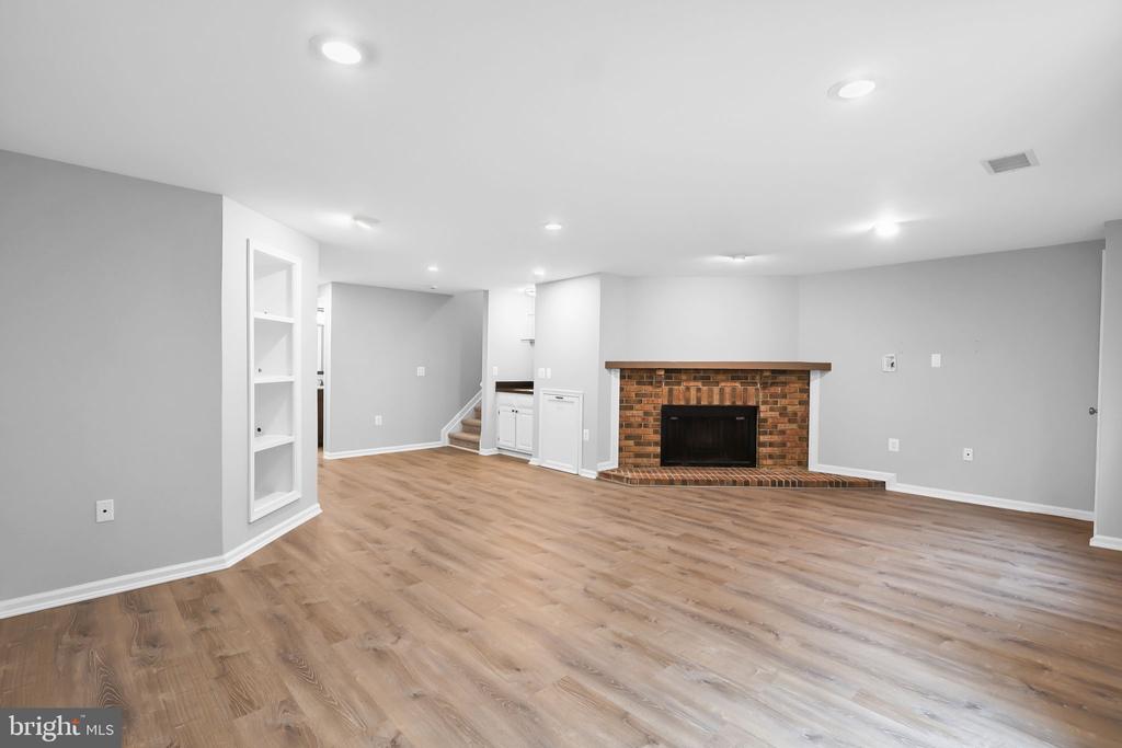 6048 HEATHWICK COURT