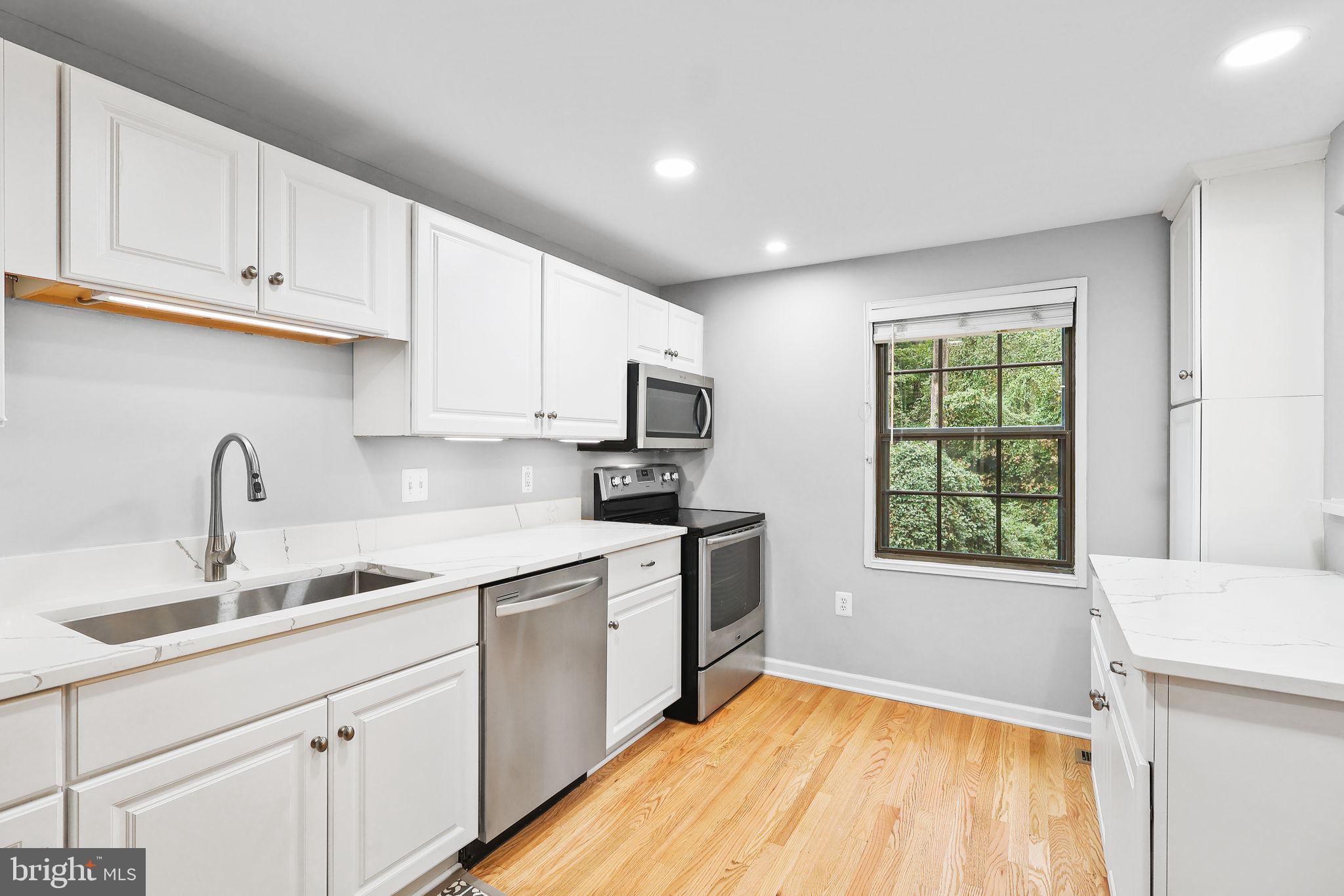 6048 HEATHWICK COURT