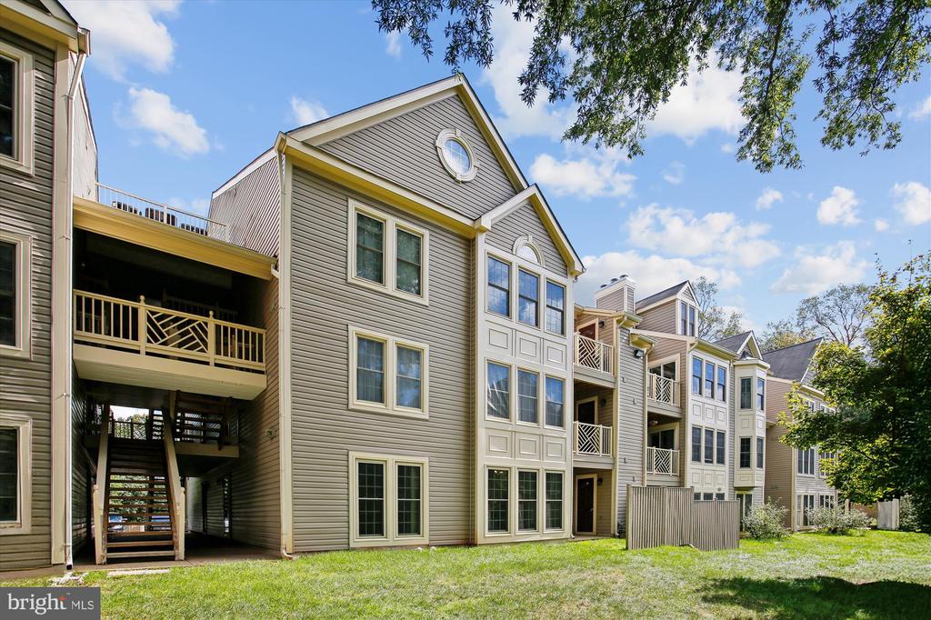 3800 RIDGE KNOLL COURT 2