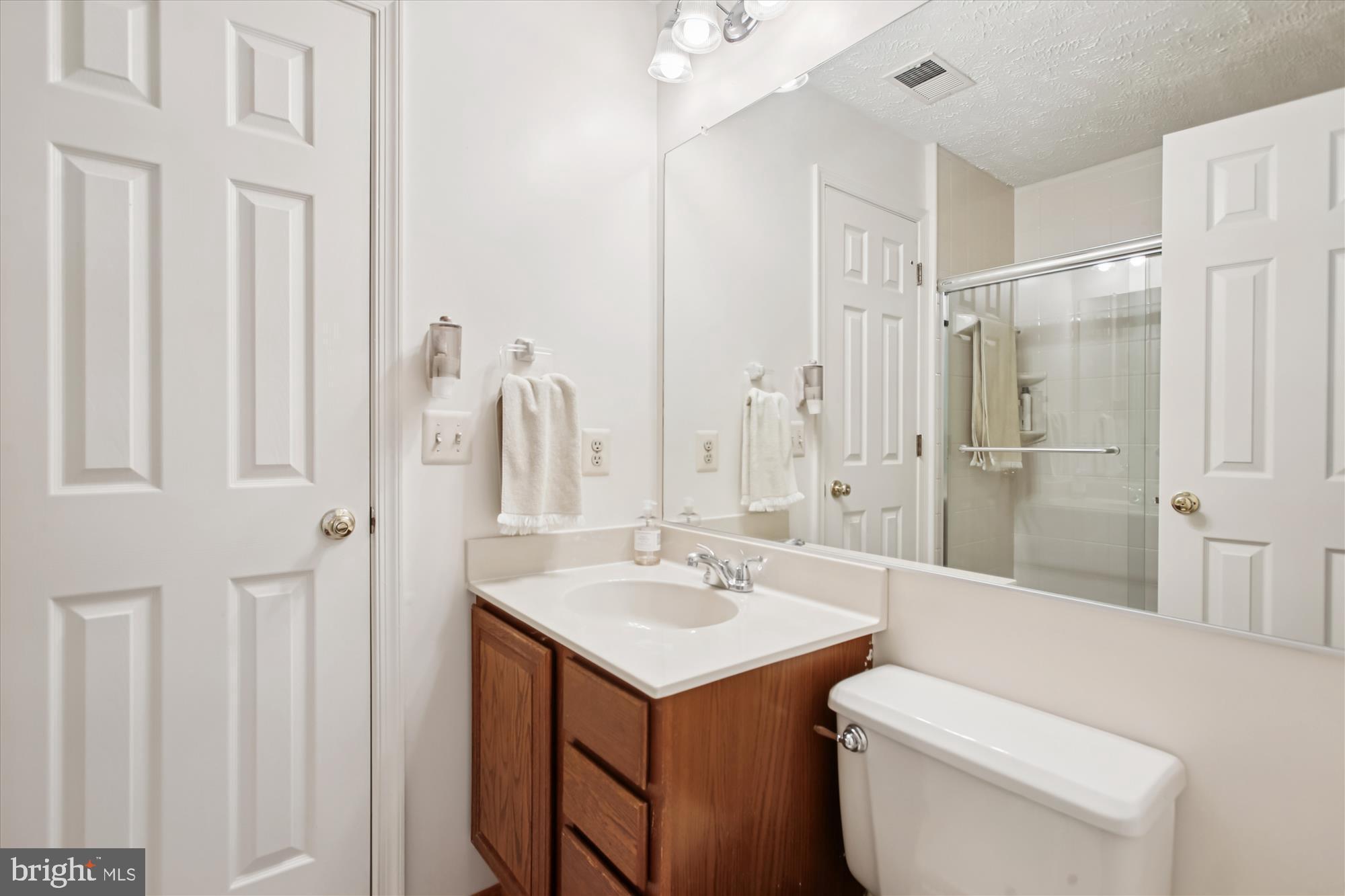 3800 RIDGE KNOLL COURT 2