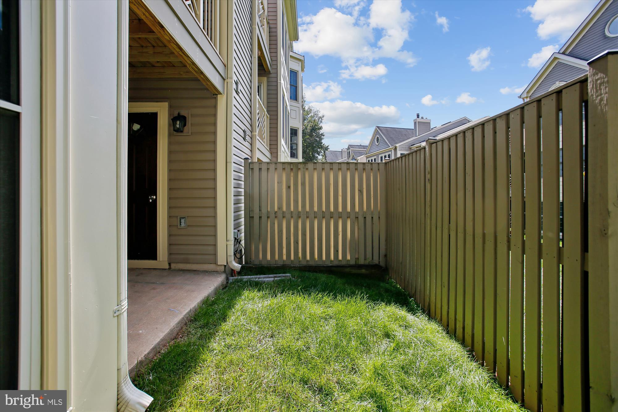 3800 RIDGE KNOLL COURT 2