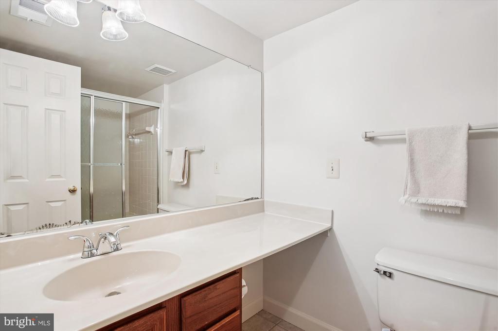 3800 RIDGE KNOLL COURT 2