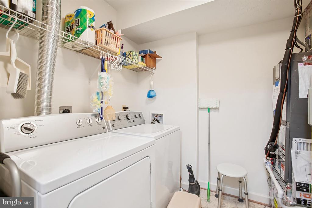 3800 RIDGE KNOLL COURT 2