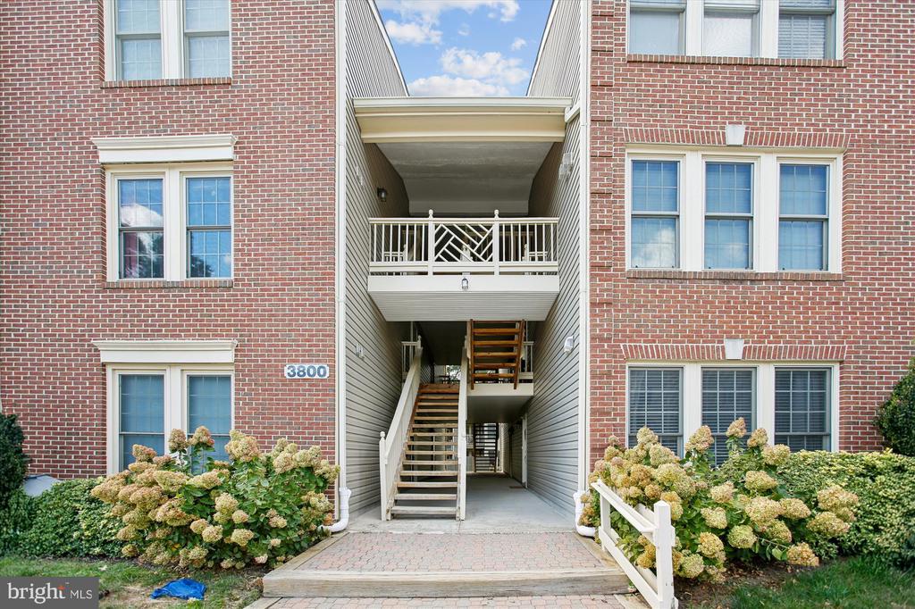 3800 RIDGE KNOLL COURT 2