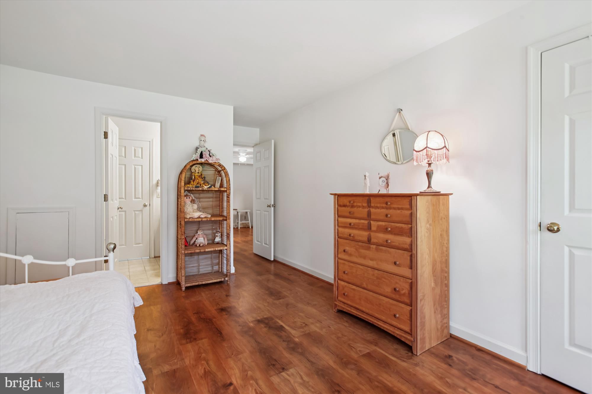 3800 RIDGE KNOLL COURT 2