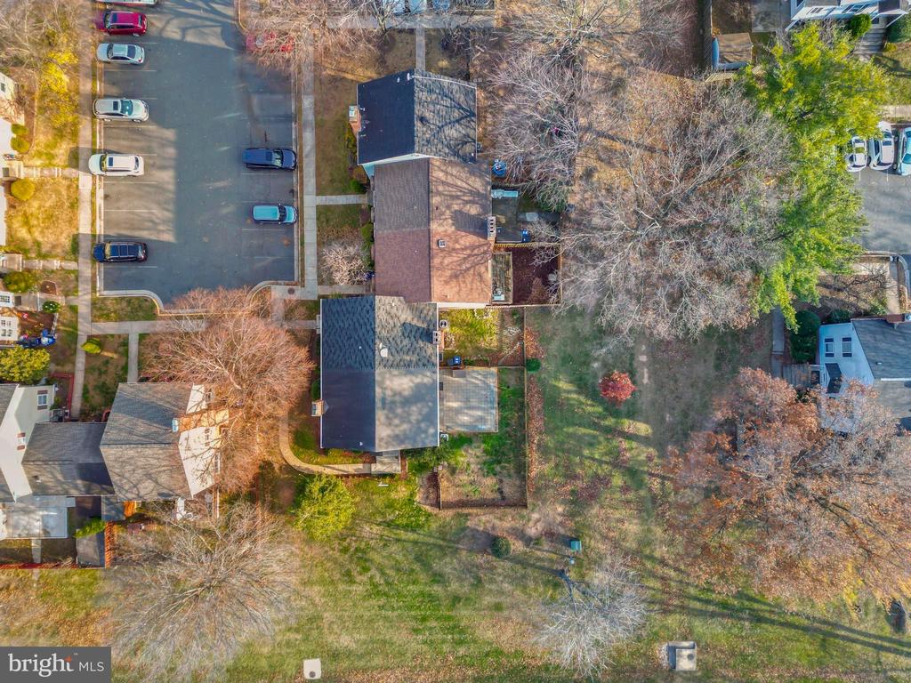 359 LINDEN COURT