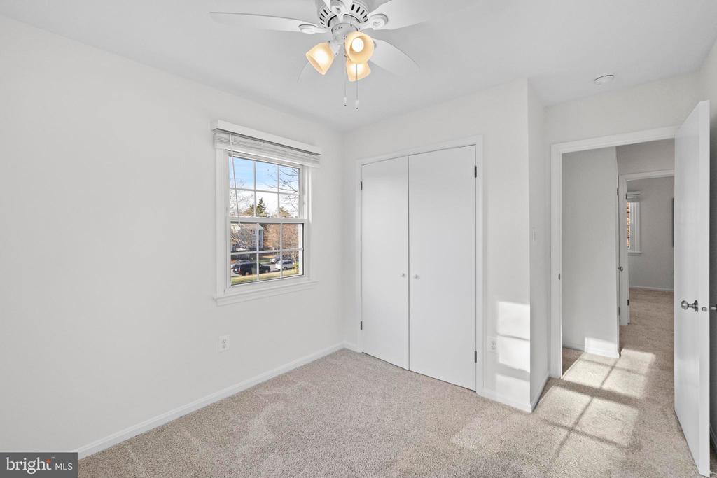 359 LINDEN COURT