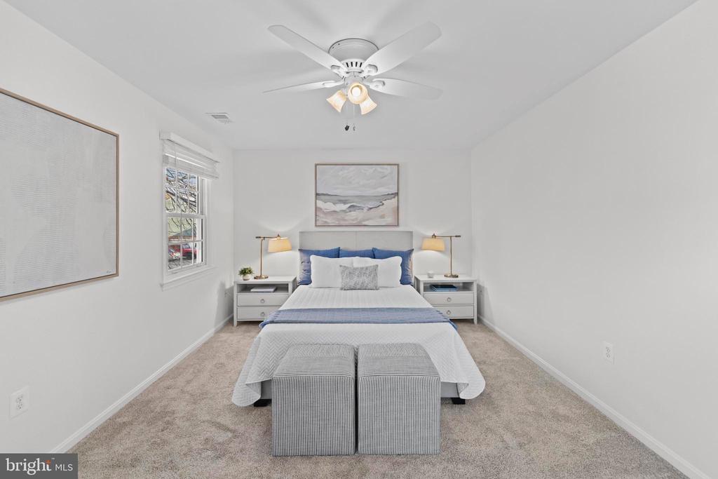 359 LINDEN COURT