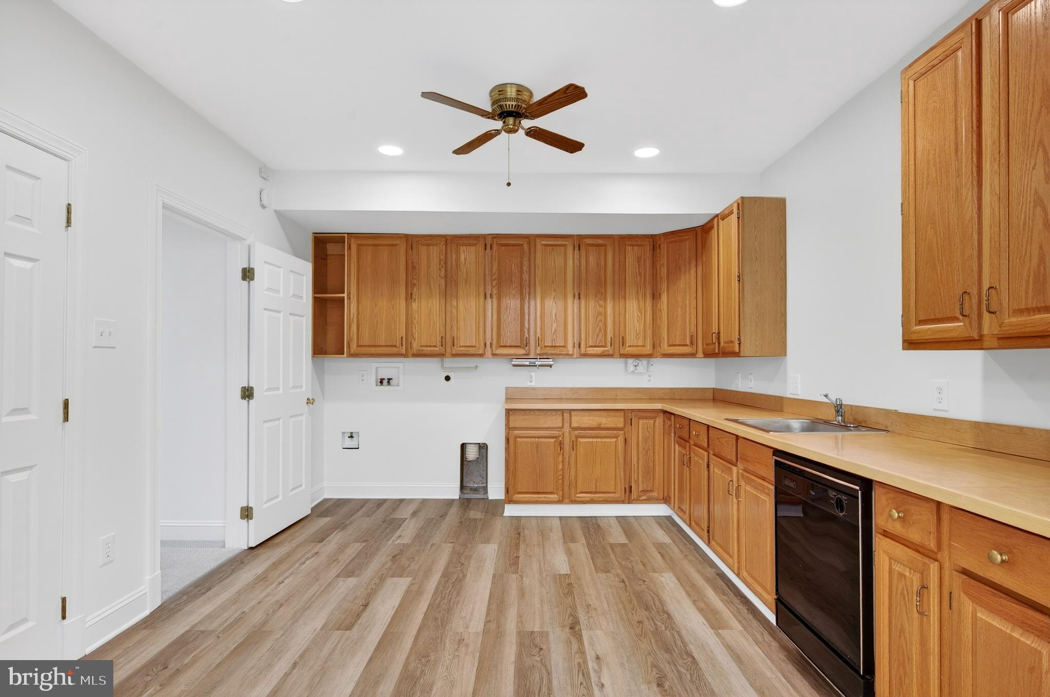 6488 LAKE MEADOW DRIVE