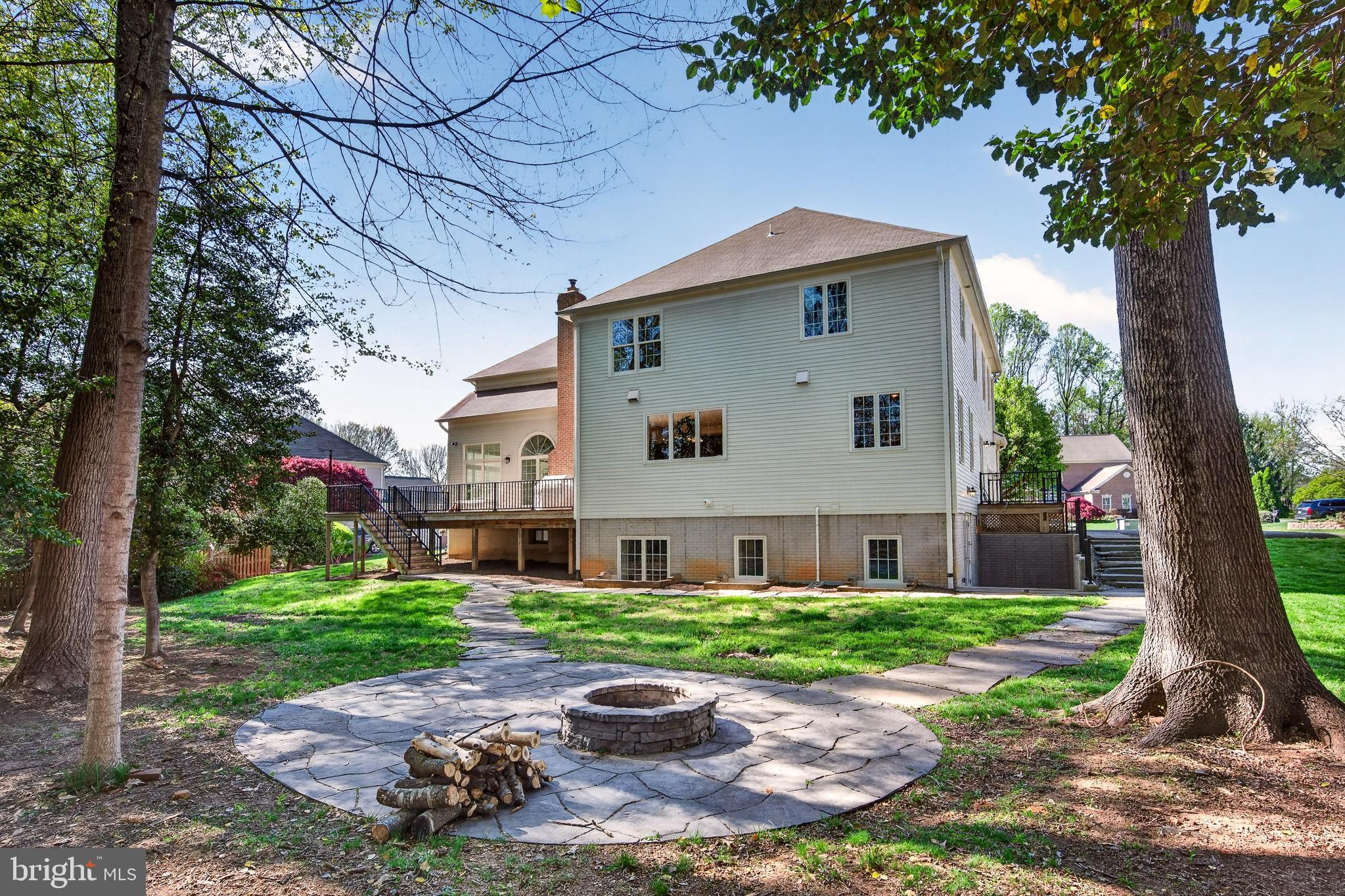 6488 LAKE MEADOW DRIVE