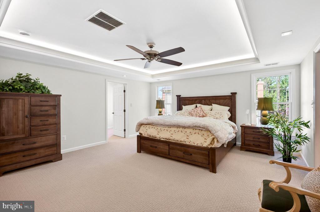 6488 LAKE MEADOW DRIVE