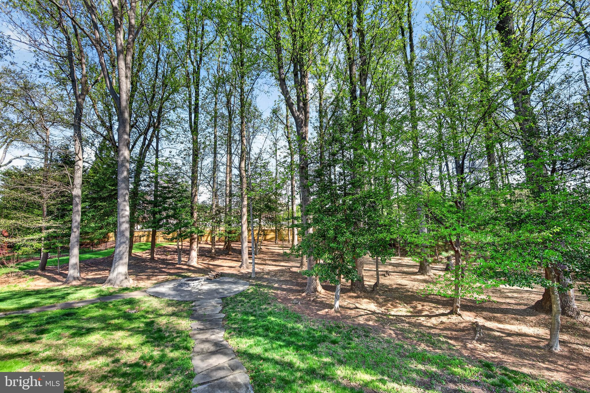 6488 LAKE MEADOW DRIVE