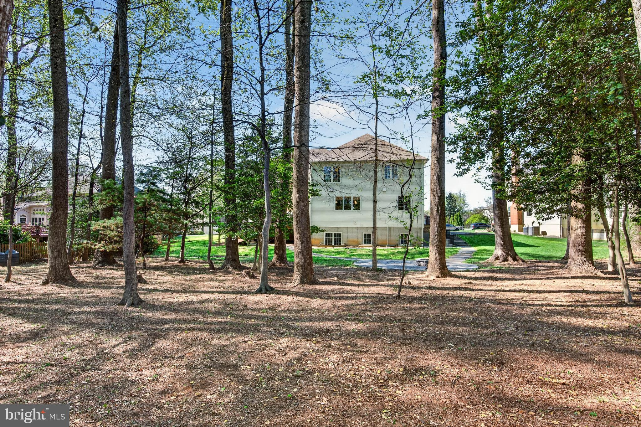 6488 LAKE MEADOW DRIVE