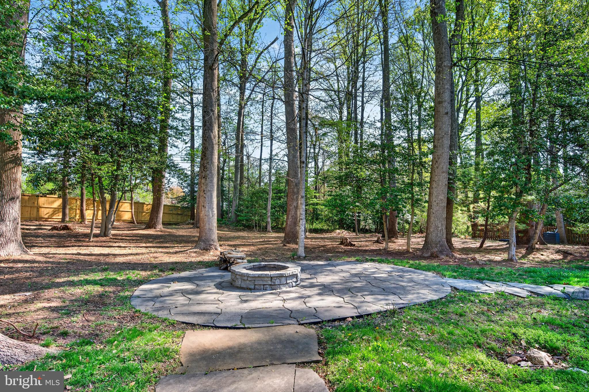 6488 LAKE MEADOW DRIVE