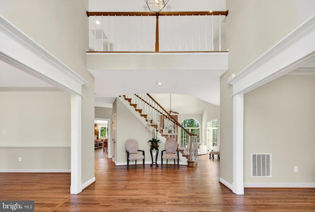 6488 LAKE MEADOW DRIVE