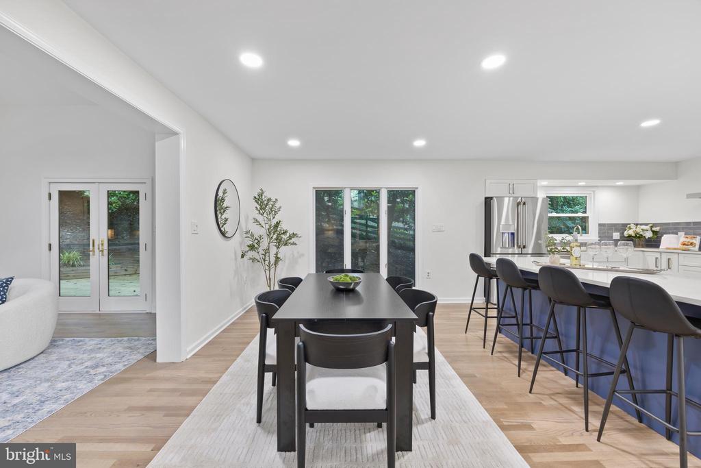 5610 SHADE TREE LANE