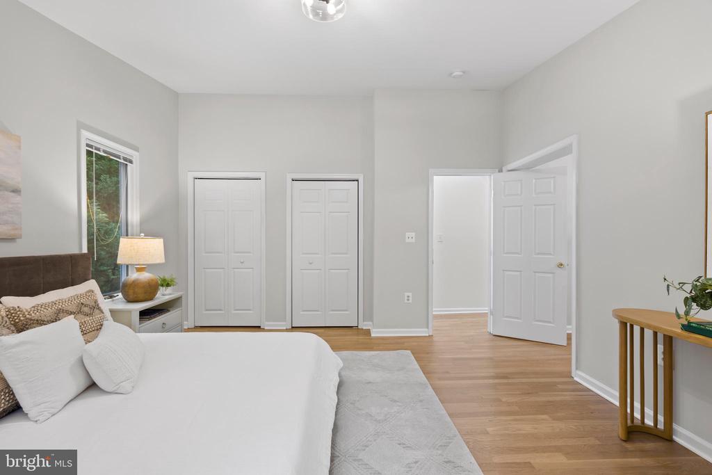 5610 SHADE TREE LANE