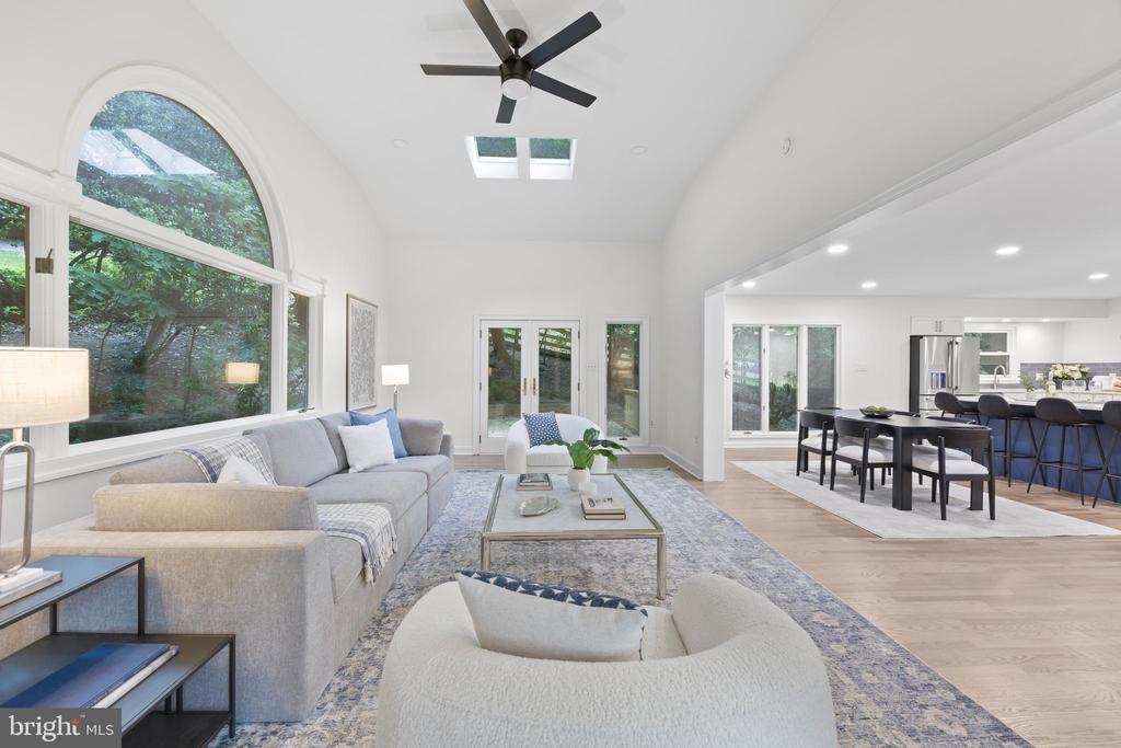 5610 SHADE TREE LANE