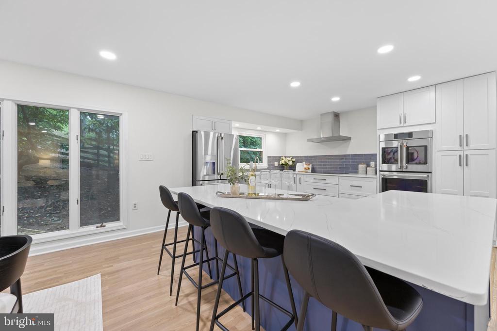 5610 SHADE TREE LANE
