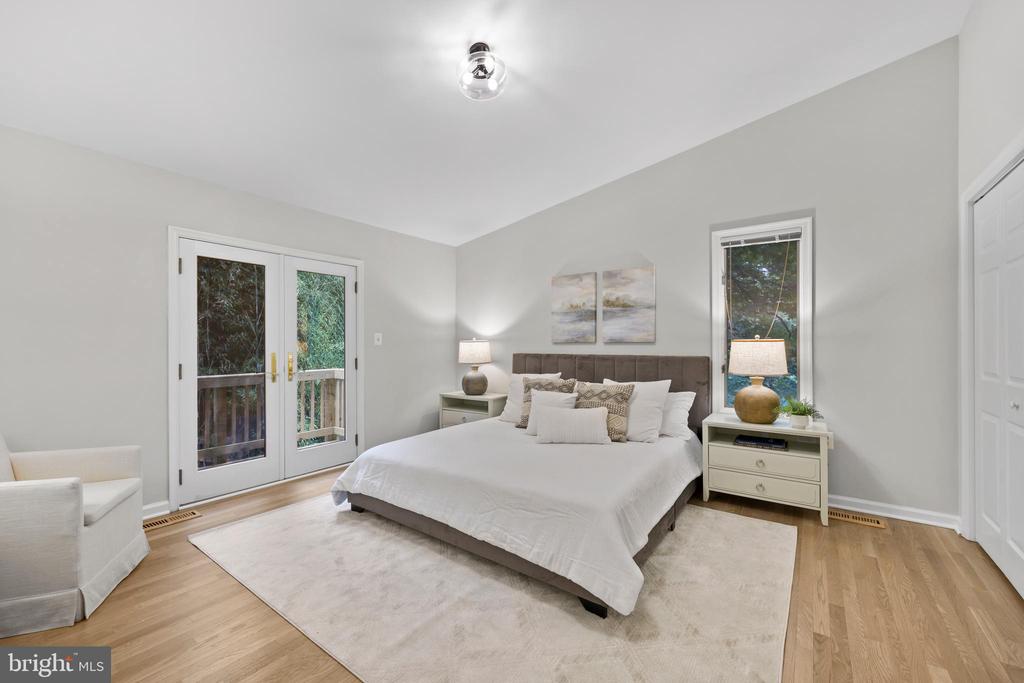 5610 SHADE TREE LANE