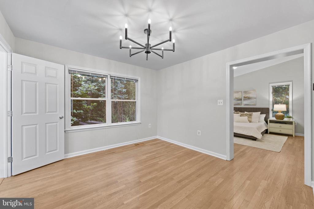 5610 SHADE TREE LANE