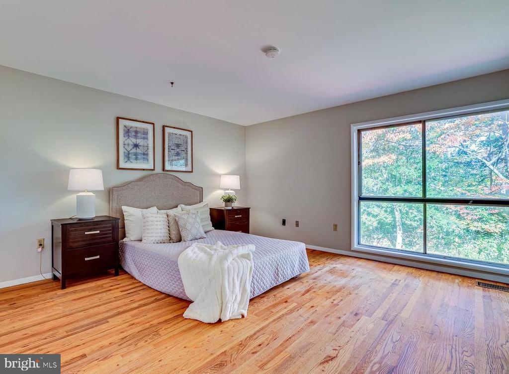 11503 LINKS DRIVE