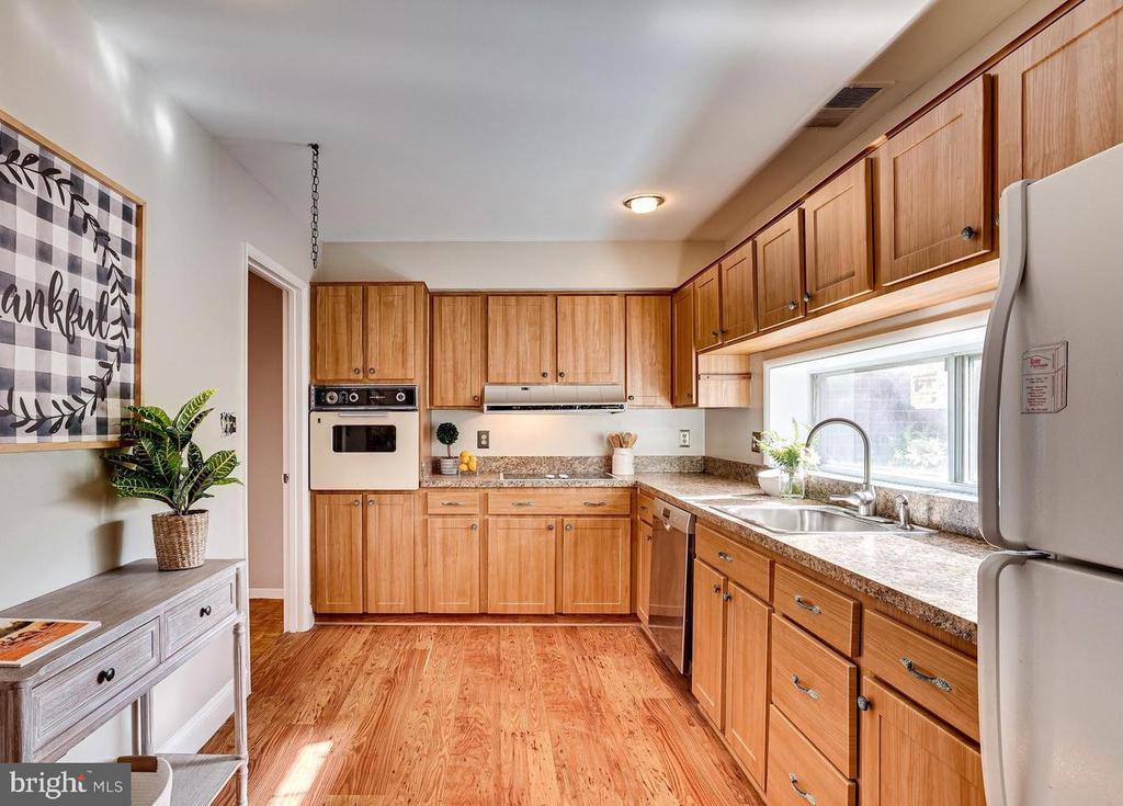11503 LINKS DRIVE