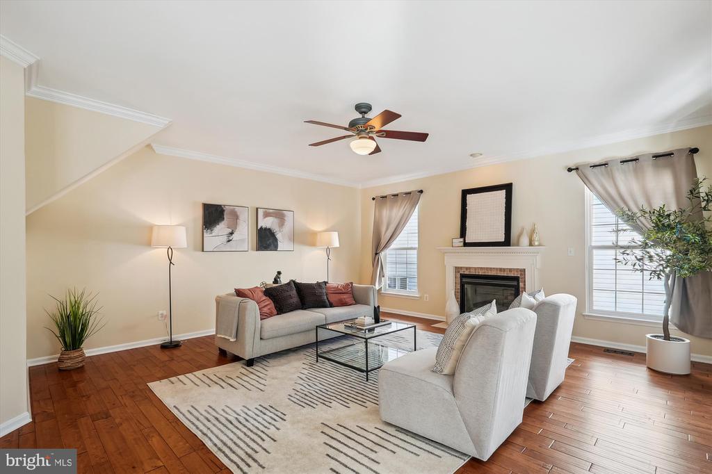 18260 Oak Lake Ct