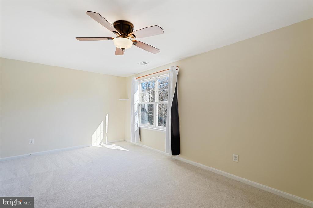 18260 Oak Lake Ct
