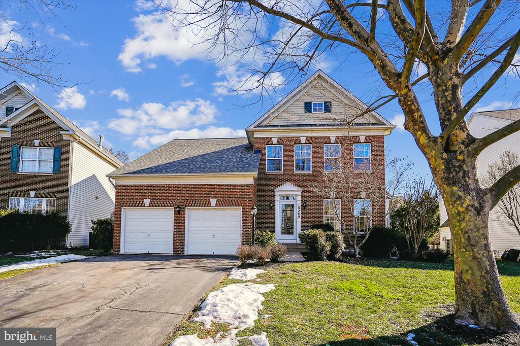 18260 Oak Lake Ct