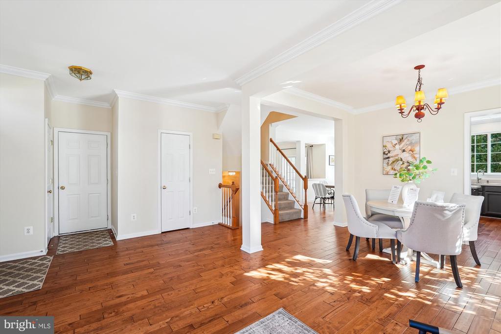 18260 Oak Lake Ct