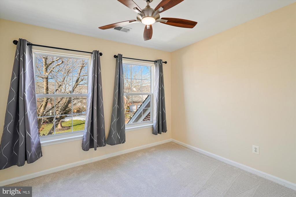 18260 Oak Lake Ct