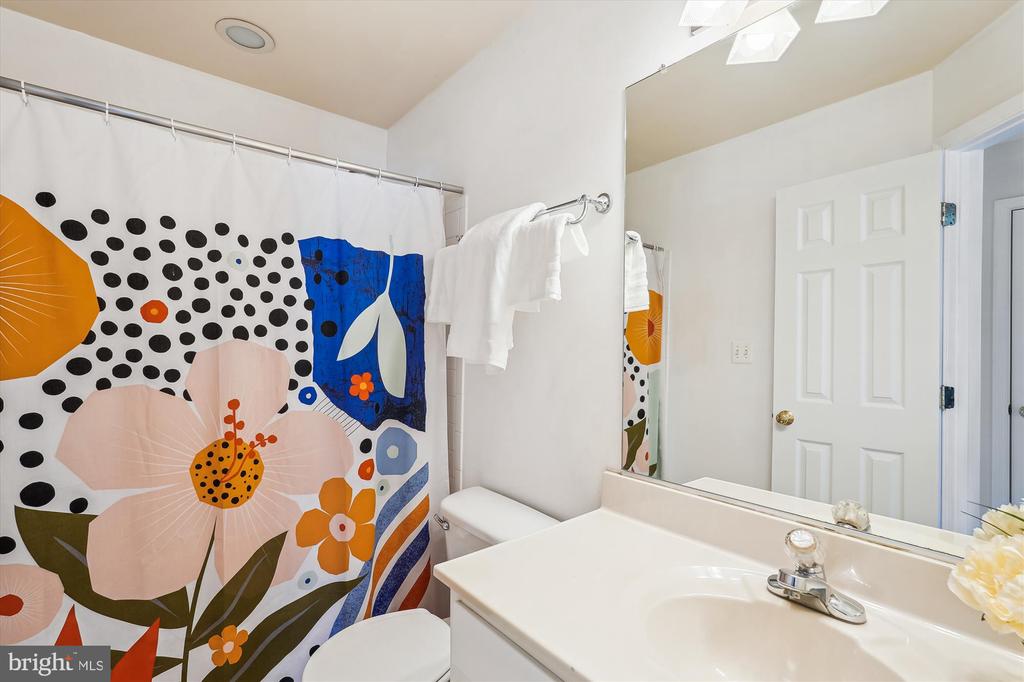 18260 Oak Lake Ct