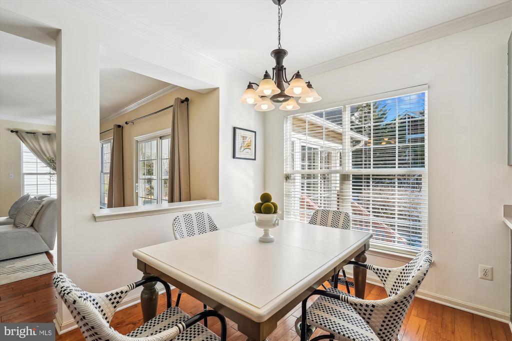 18260 Oak Lake Ct