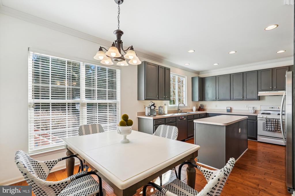 18260 Oak Lake Ct