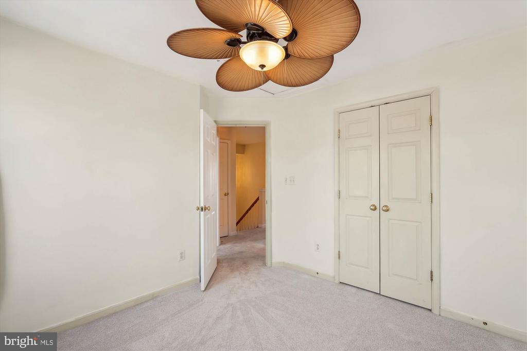 18260 Oak Lake Ct