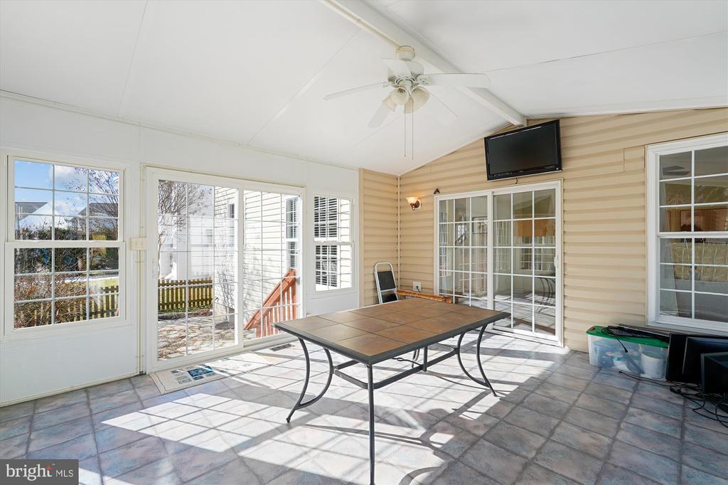 18260 Oak Lake Ct