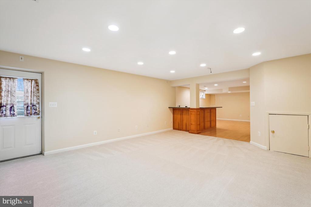 18260 Oak Lake Ct